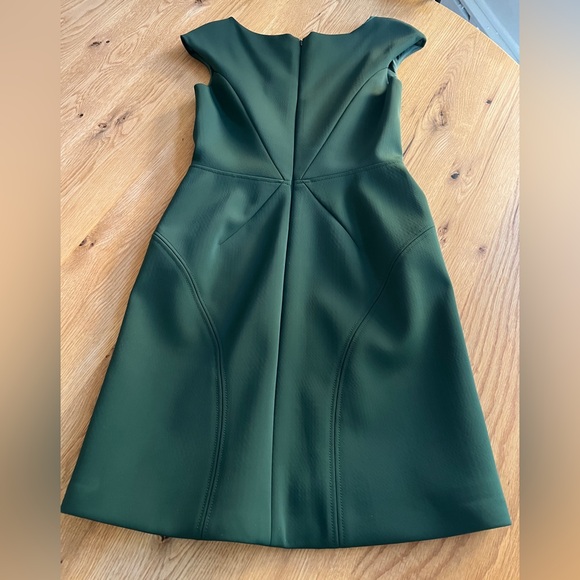 ZAC POSEN SHEATH DRESS, SIZE 8. - Picture 7 of 15